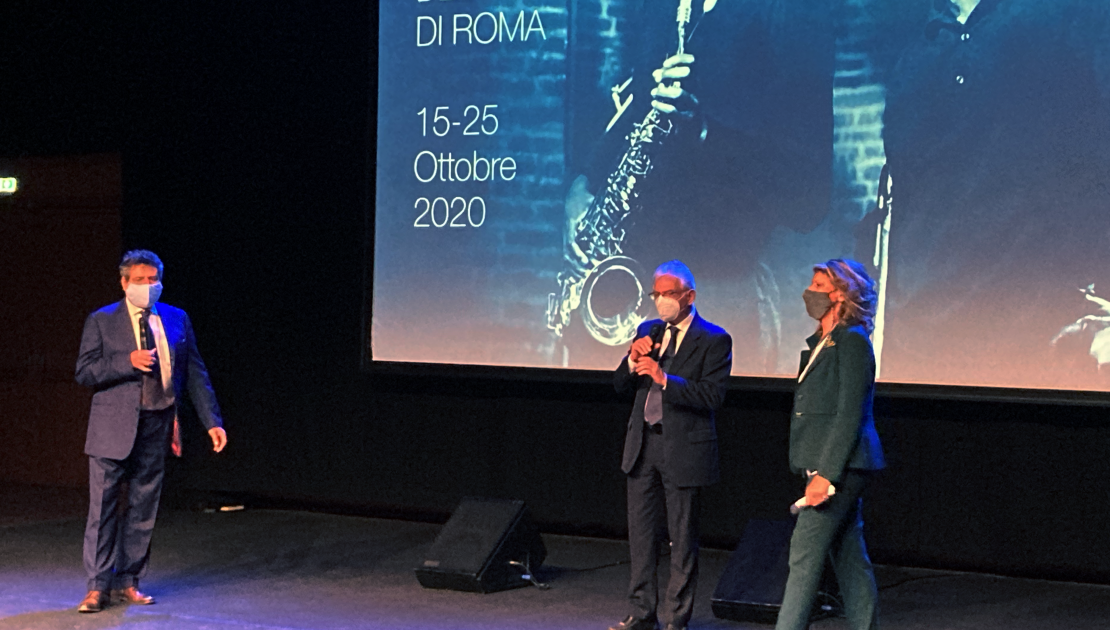 Il regista Salvatore Braca, l'assessore Francesco Carta e il Commissario Silvia Costa presentano il documentario "Fine pena mai"