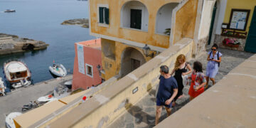 Dal 19 al 22 giugno 2024 il Festival letterario Gita al faro torna sull’isola di Ventotene per la tredicesima edizione