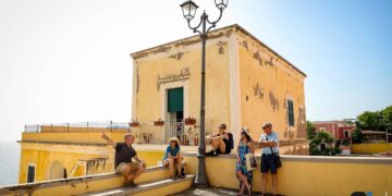 Dal 19 al 21 giugno 2025 torna Gita al faro: sull’isola di Ventotene la quattordicesima edizione del festival letterario